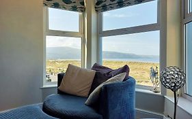 Hafan Y Traeth Beach Front Apartment In Barmouth